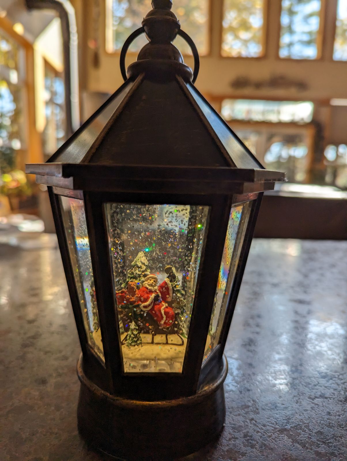 A G430 Santa Musical Lighted Snow Water Globe