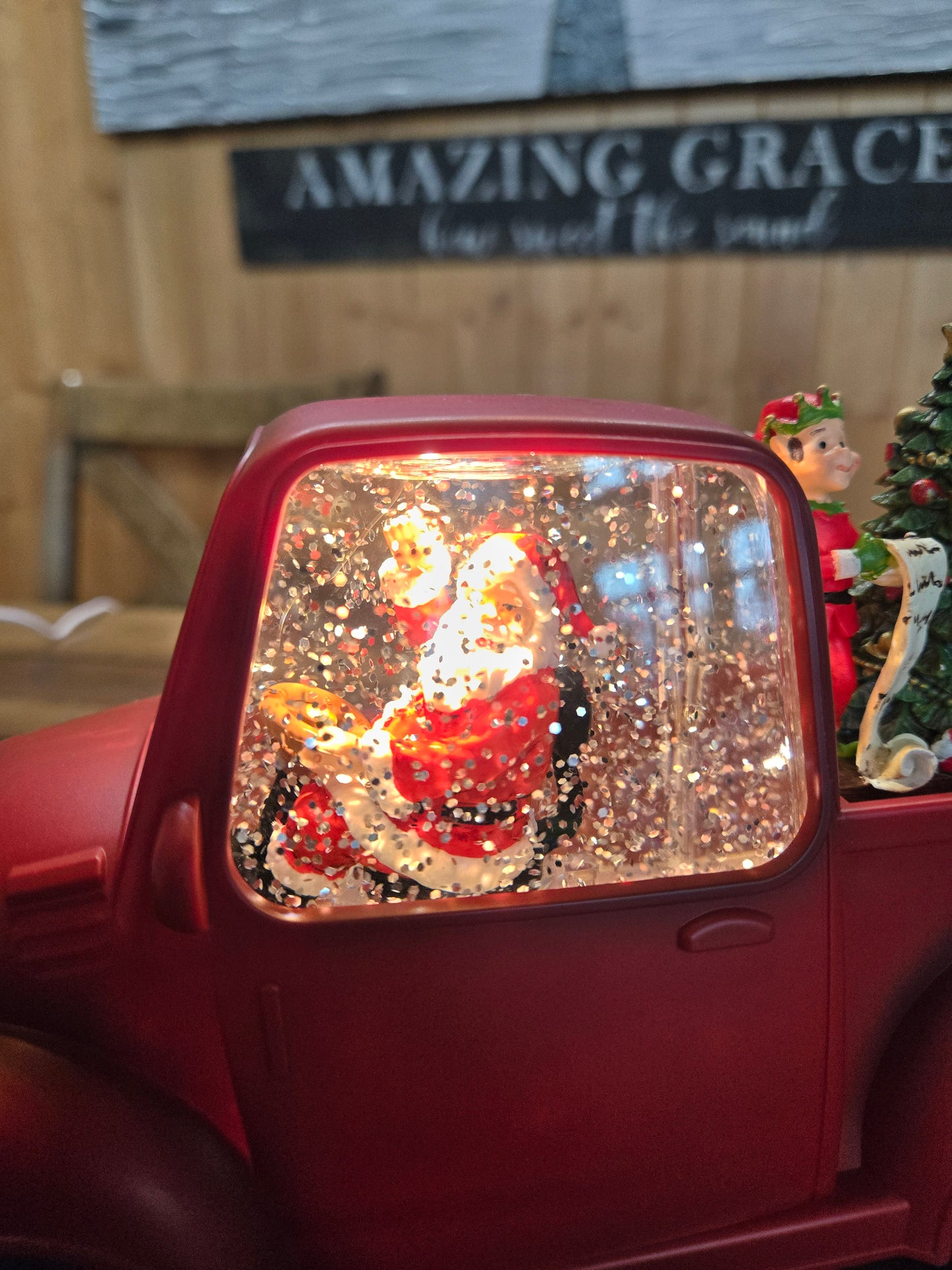 A G900 TRUCK Lighted Holiday Spinning Water Globe