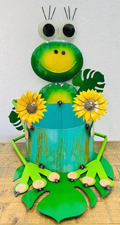 Frog Sunflower Pot Metal Art