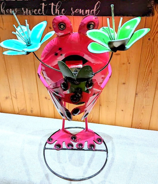 Frog Lilies Pot 28" Metal Art